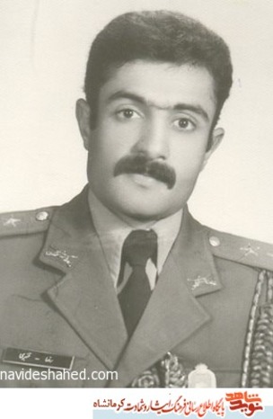 شهید رضا قنبری 19 مهر1331 در شهرســتان خرم آباد به دنیا آمد. پدرش محمدجعفر و مادرش شوکت نام داشت. دانشجوي دوره کارشناسي در رشته علوم و فنون نظامي بود. 26 دی 1359 با سمت فرمانده گردان تانک در میمک توسط نیروهاي عراقي بر اثر اصابت ترکش به شهادت رســید. پیکرش در گلزار شهداي شهرستان کرمانشاه به خاک سپرده شد.
