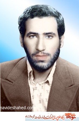 شهید سعید دلنواز 12 آبان 1335 در شهرســتان کرمانشاه به دنیا آمد. پدرش مصطفي و مادرش ســیاره نام داشت. تا پایان دوره کارشناسي در رشته مخابرات درس خواند. کارمند شــهرداري بود. نهم تیر 1359 در دالاهو هنگام درگیري با نیروهاي ســازمان مجاهدین خلق (منافقین) بر اثر اصابت گلوله به شــهادت رسید. مزار وي در گلزار شهداي زادگاهش واقع است.