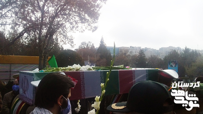 تشییع و تدفین پیکر مطهر ۲ شهید گمنام در دانشگاه فرهنگیان کردستان
