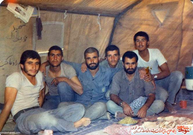 از چپ: شهید محمد صفری - شهید اصغر فتاحی - شهید حبیب اله صفری - صادق فرهادی - حسن رستمی- محمد فرهادی