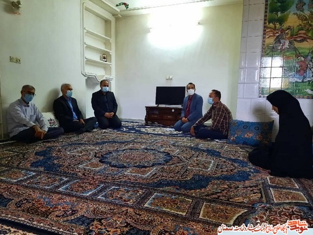 دیدار مسئولین بنیاد شهید استان سمنان با خانواده معزز شهید مدافع حرم حسن حسنی - مهدیشهر هجدهم مردادماه ۱۴۰۰