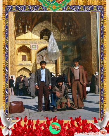 نفر سمت راست شهید حسین پریمی