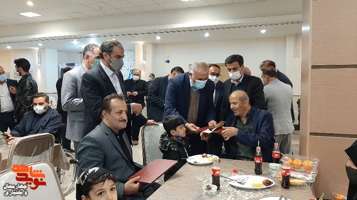 نشست صمیمی استاندار با جانبازان ویلچری