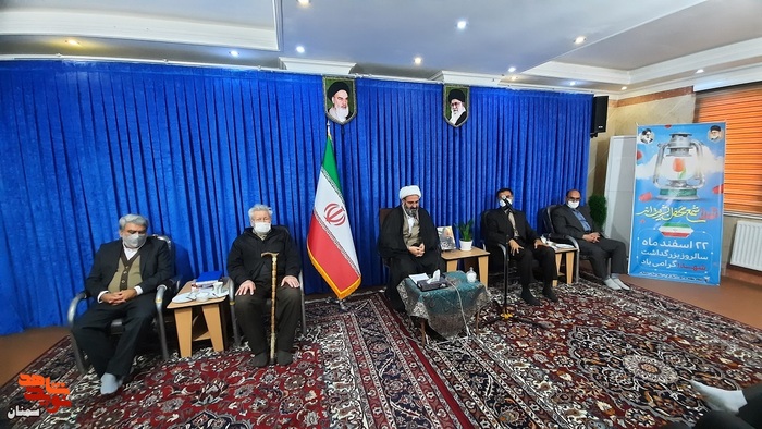 دیدار مسئولان و خانوادههای معزز شهدا با نماینده ولی فقیه در استان سمنان - بیست و دوم اسفندماه ۱۴۰۰ دفتر نماینده ولی فقیه در استان سمنان