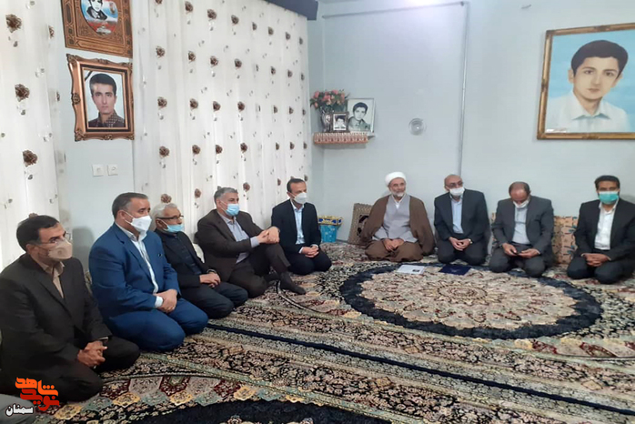 دیدار مسئولان استان سمنان با خانواده معزز شهید والامقام محمدرضا اسماعیلی - پنجشنبه هشتم اردیبهشت ماه ۱۴۰۱ شهر مجن از توابع شهرستان شاهرود