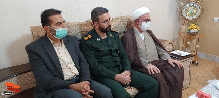 دیدار مسئولان شاهرودی با خانواده معزز شهید والامقام محمود صاحبی - سه شنبه بیستم اردیبهشت ماه ۱۴۰۱ شهرستان شاهرود