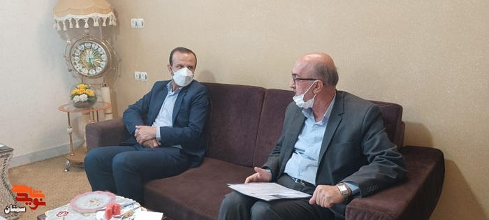 دیدار مسئولان شاهرودی با خانواده معزز شهید والامقام محمود صاحبی - سه شنبه بیستم اردیبهشت ماه ۱۴۰۱ شهرستان شاهرود