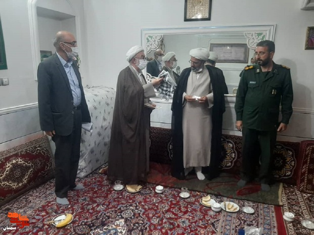 دیدار مسئولان شاهرودی با خانواده معزز شهید والامقام رضاعلی یونس‌آبادی - سه شنبه بیستم اردیبهشت ماه ۱۴۰۱ شهرستان شاهرود