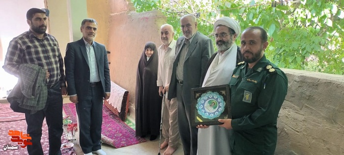 دیدار مسئولان دامغانی با خانواده معزز شهید والامقام قدرت‌الله یوزباشی - بیست و پنجم خردادماه ۱۴۰۱ روستای دیباج دامغان