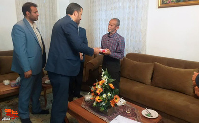 دیدار مسئولان شاهرودی با خانواده معظم شهید والامقام علی‌اکبر متحدی پانزدهم اردیبهشت‌ماه ۱۴۰۲ شهر بسطام