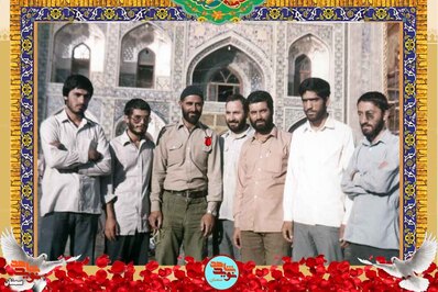 نفر سوم از چپ شهید نوروزعلی اکبری‌چاشمی